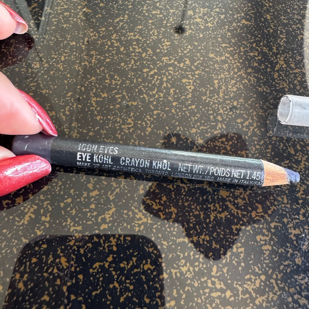 MAC Cosmetics Eyeliner Precision Long-lasting